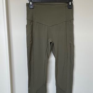 Lululemon 7/8 leggings with side pockets